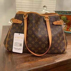 Pre-Loved Louis Vuitton purse